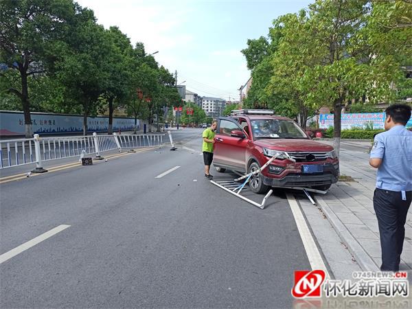 老司机疏于安全，刹车失灵撞倒蝴蝶视频app污版下载(图1)